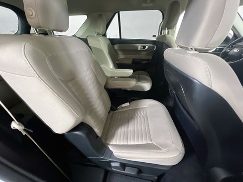 Used 2020 Ford Explorer XLT w/ Comfort Package AWD/4WD image 27
