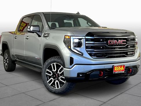 Used 2025 GMC Sierra 1500 AT4 w/ AT4 Premium Package AWD/4WD image 2