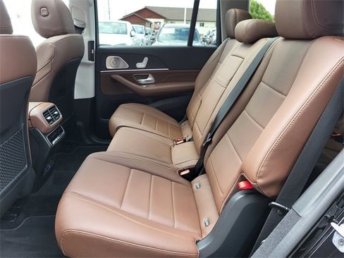 Used 2024 Mercedes-Benz GLS 450 4MATIC image 5
