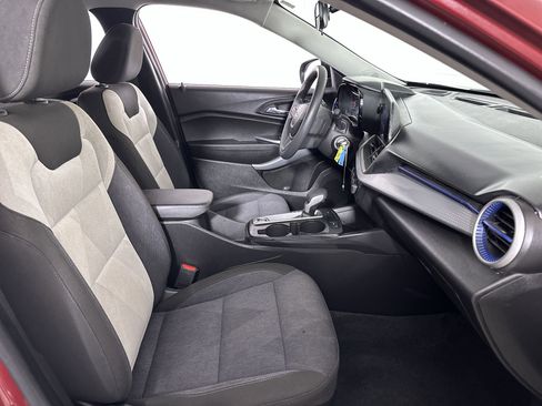 Used 2024 Chevrolet Trax LS image 65