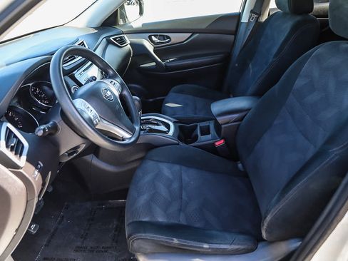 Used 2016 Nissan Rogue SV FWD image 17