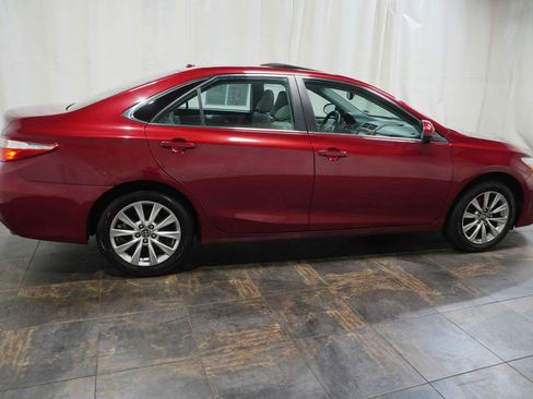 Used 2017 Toyota Camry XLE w/ Moonroof Package image 4