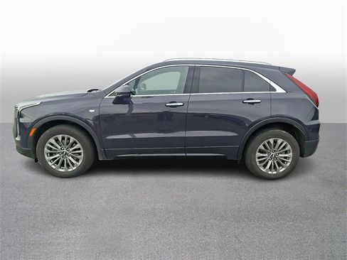 Used 2024 Cadillac XT4 Premium Luxury image 7