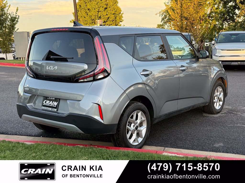 Used 2025 Kia Soul LX w/ LX Technology Package FWD image 7