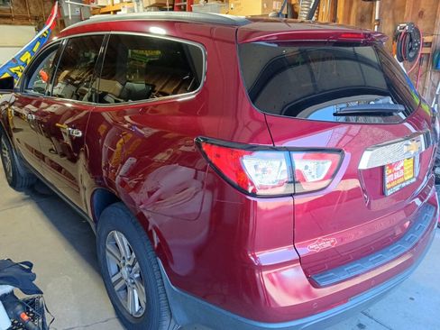 Used 2015 Chevrolet Traverse LT w/ Traveler's Package FWD image 4