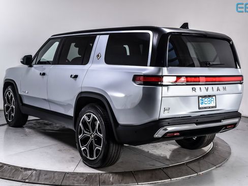 Used 2024 Rivian R1S Adventure image 4