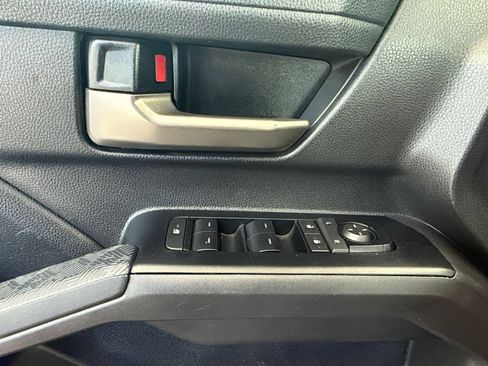 Used 2025 Toyota Tacoma TRD Off-Road AWD/4WD image 18