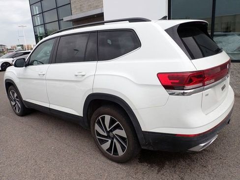 Used 2024 Volkswagen Atlas SE w/ Panoramic Sunroof Package AWD/4WD image 2