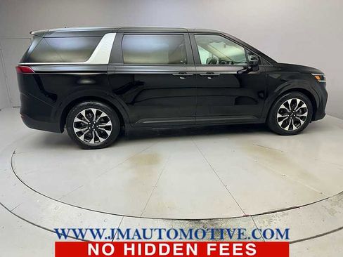 Used 2022 Kia Carnival EX FWD image 6