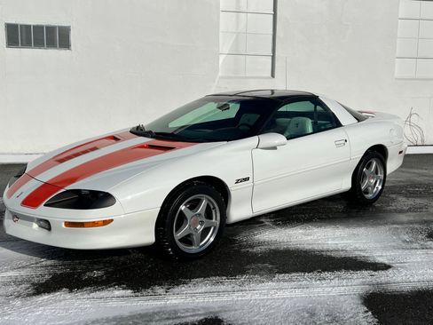 Used 1997 Chevrolet Camaro Z28 w/ Preferred Equipment Group 2 image 2
