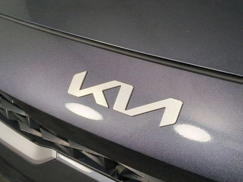 Used 2023 Kia Forte LXS w/ LXS Technology Package FWD image 13