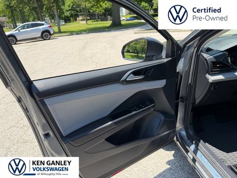 Used 2023 Volkswagen Taos SEL w/ Black Wheel Package AWD/4WD image 9