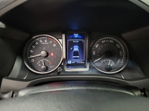 Used 2023 Toyota Tacoma TRD Off-Road w/ Technology Package AWD/4WD image 25
