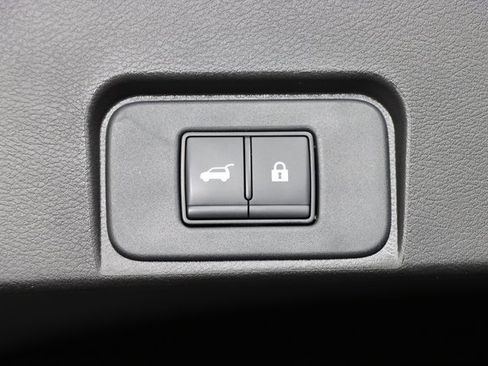 Used 2024 Nissan Rogue SL w/ SL Premium Package image 44