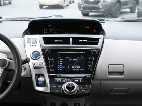 Used 2017 Toyota Prius V Three image 24