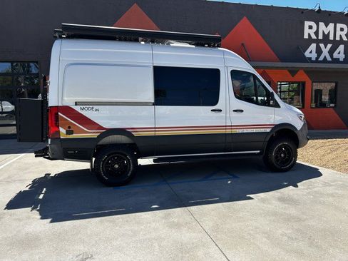 Used 2022 Mercedes-Benz Sprinter 2500 image 5