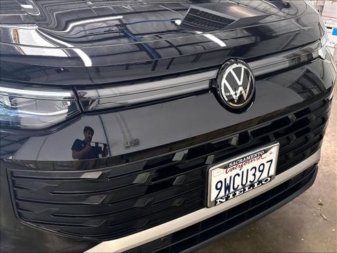 Used 2026 Volkswagen Tiguan SE FWD image 34