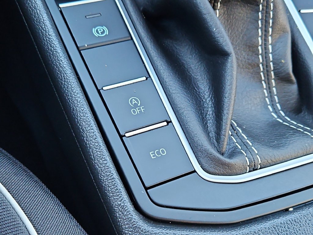 Certified 2025 Volkswagen Jetta Sport FWD image 16