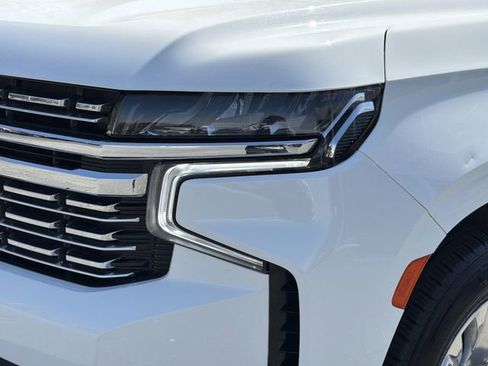 Used 2023 Chevrolet Suburban Premier AWD/4WD image 30