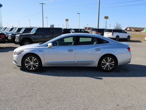 Used 2018 Buick LaCrosse Essence image 12