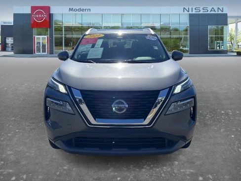 Certified 2021 Nissan Rogue SV w/ Premium Package image 2