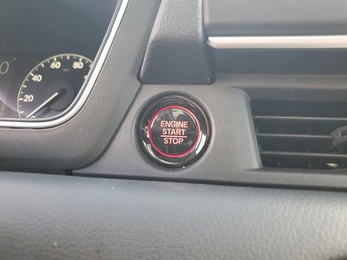 Certified 2025 Honda Pilot Touring image 34