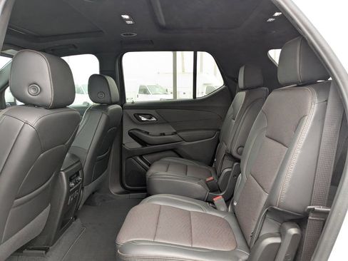 Used 2023 Chevrolet Traverse High Country image 15