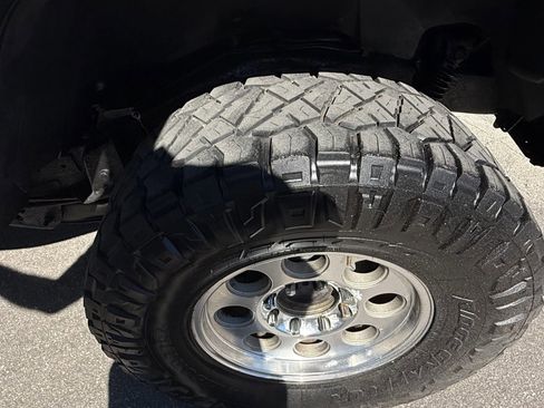 Used 2005 HUMMER H2 SUT w/ Preferred Equipment Group image 26