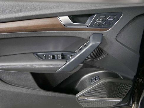 Used 2023 Audi Q5 2.0T Premium Plus w/ Premium Plus Package AWD/4WD image 19