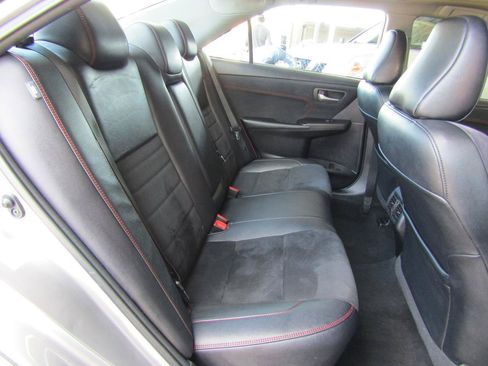 Used 2016 Toyota Camry XSE w/ Moonroof Package FWD image 13