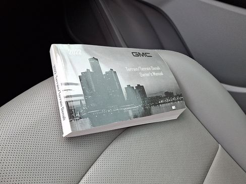 Certified 2022 GMC Terrain SLT image 28