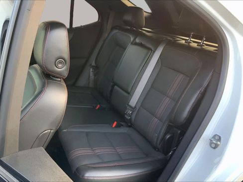 Used 2022 Chevrolet Equinox RS w/ LPO, Floor Liner Package FWD image 19