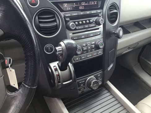 Used 2013 Honda Pilot Touring image 19