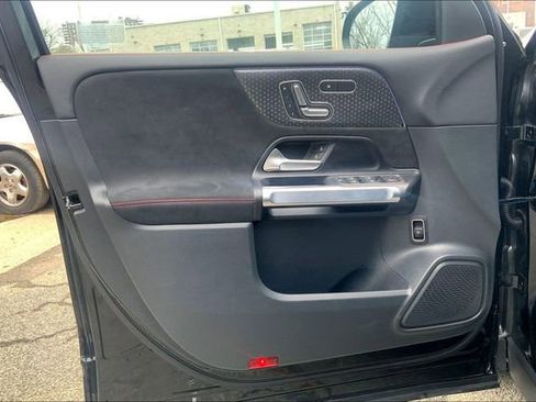 Used 2026 Mercedes-Benz GLB 250 4MATIC image 18