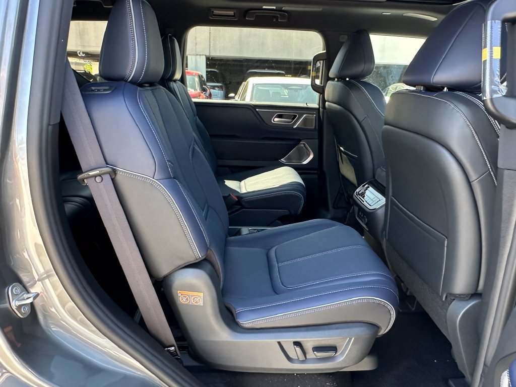 New 2027 INFINITI QX80 Sensory w/ Sport Exterior Package AWD/4WD image 18