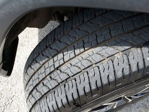 Used 2022 Jeep Grand Cherokee Limited image 10