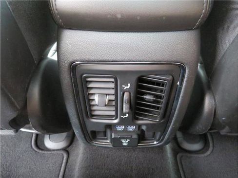 Used 2020 Jeep Grand Cherokee Limited image 9