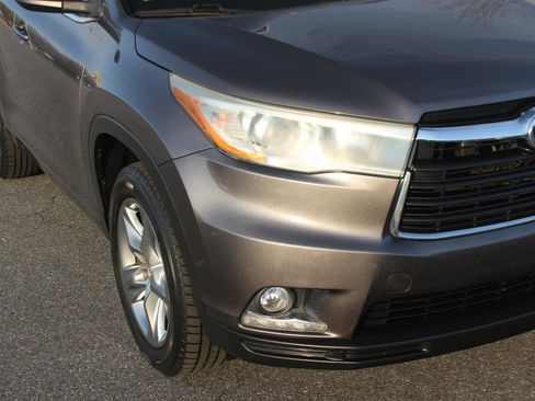 Used 2016 Toyota Highlander Limited image 9