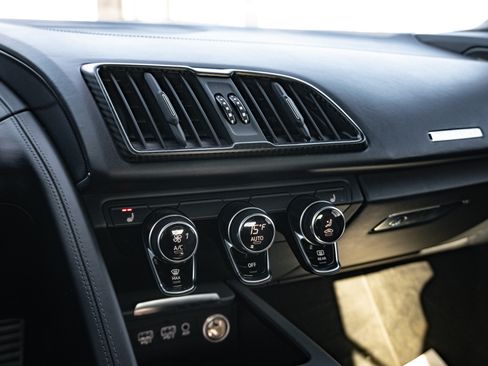 Used 2017 Audi R8 V10 plus image 27