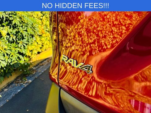 Used 2019 Toyota RAV4 LE image 10