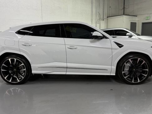 Used 2020 Lamborghini Urus AWD/4WD image 9