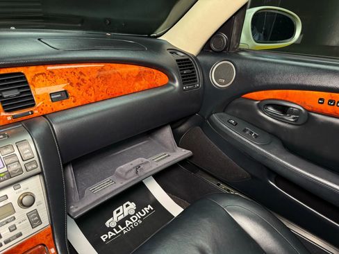 Used 2005 Lexus SC 430 Convertible image 38