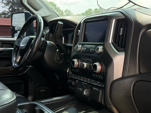 Used 2020 GMC Sierra 2500 Denali w/ Denali Ultimate Package AWD/4WD image 13