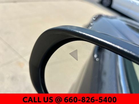Used 2019 Jeep Cherokee Limited AWD/4WD image 13