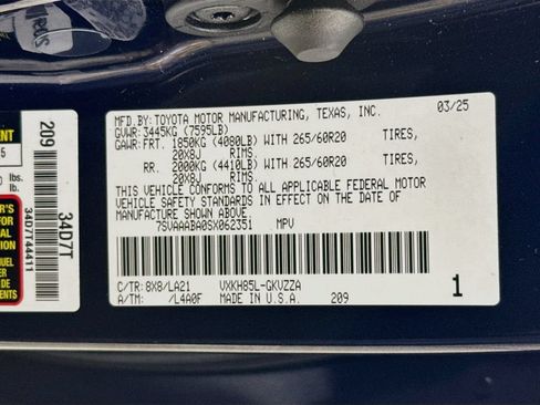 Certified 2025 Toyota Sequoia Platinum AWD/4WD image 36