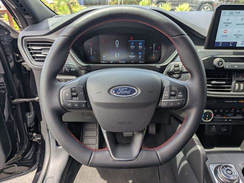 Used 2025 Ford Escape ST-Line AWD/4WD image 18