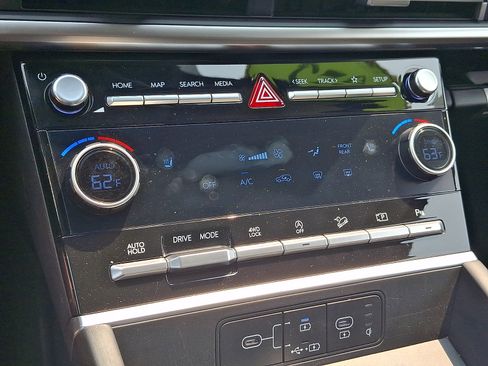Used 2025 Hyundai Santa Fe XRT w/ Tow & Go Package AWD/4WD image 16