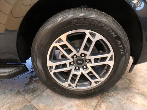 New 2026 Ford Expedition Active image 9