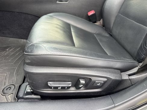 Used 2015 Lexus ES 300h w/ Navigation System Package FWD image 21