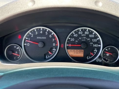 Used 2010 Nissan Frontier LE RWD image 30